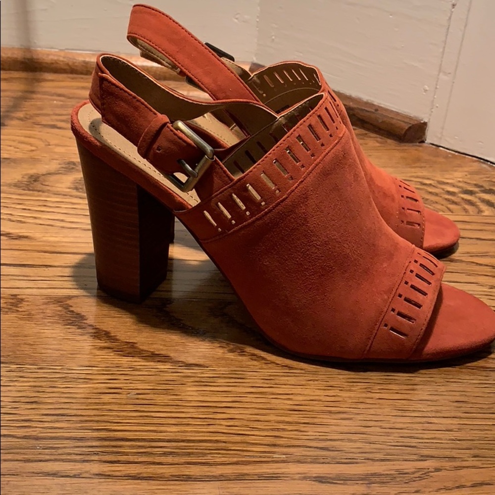 Tahari orange leather/suede heels